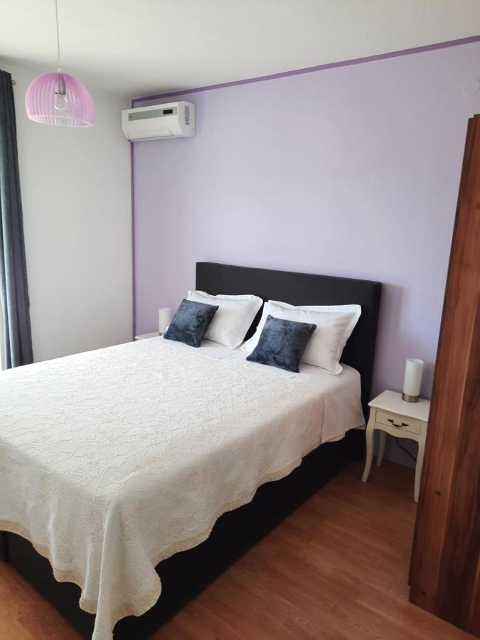 Apartments Marjanovic Bol Habitación foto